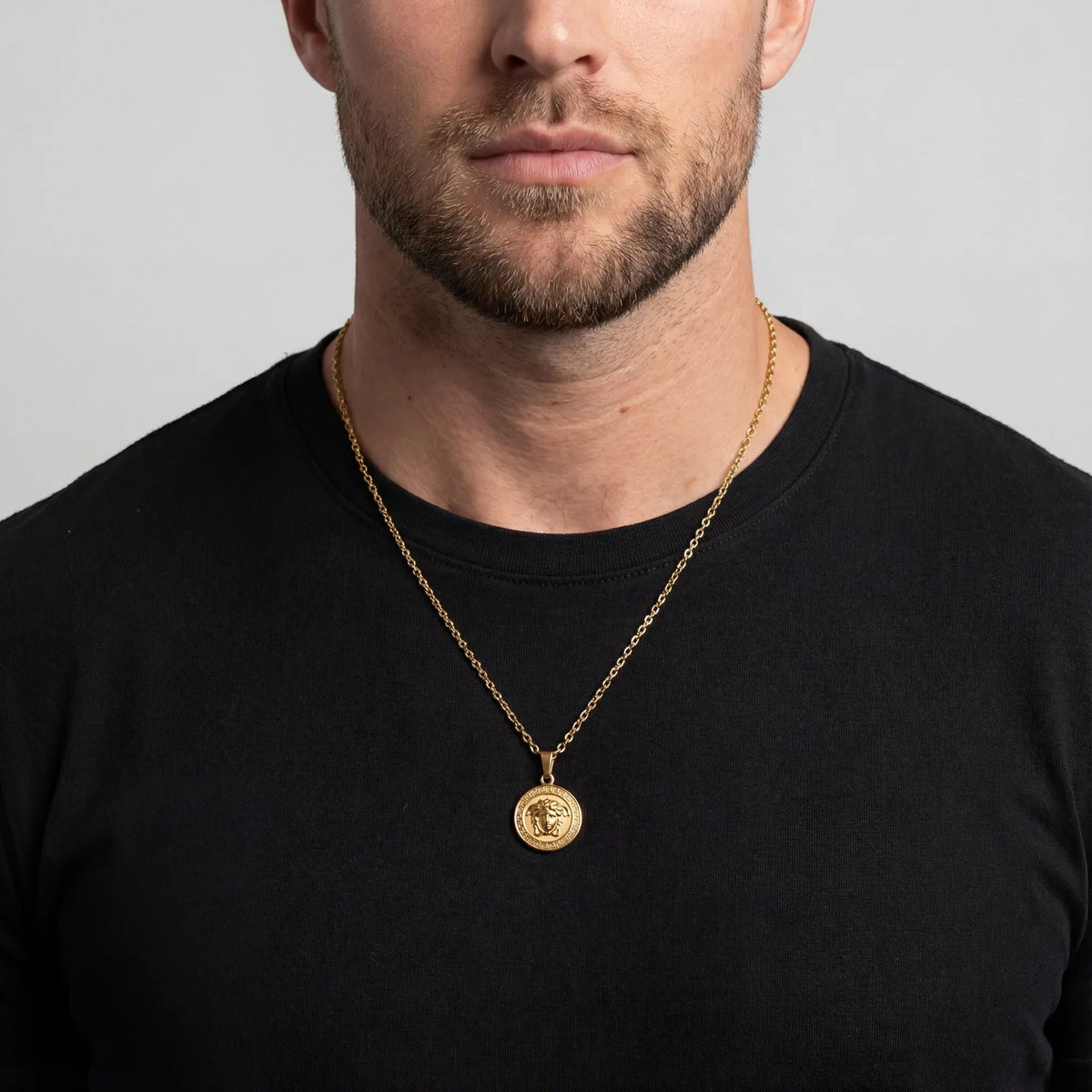 Medusa Men's Pendant — 18K Gold
