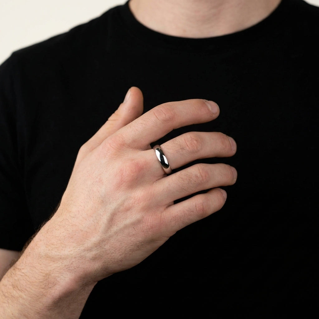 STAVR Onmodel — Band Ring — Silver