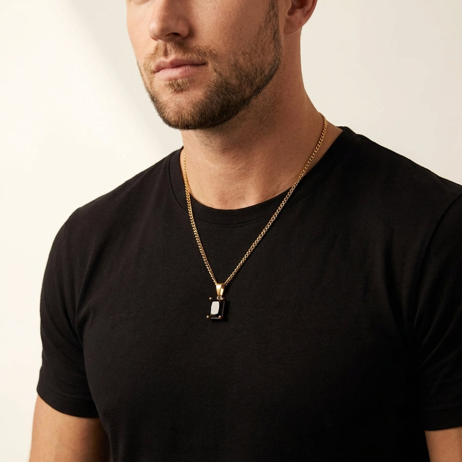 STAVR Onmodel — Black Onyx Necklace — 18K Gold
