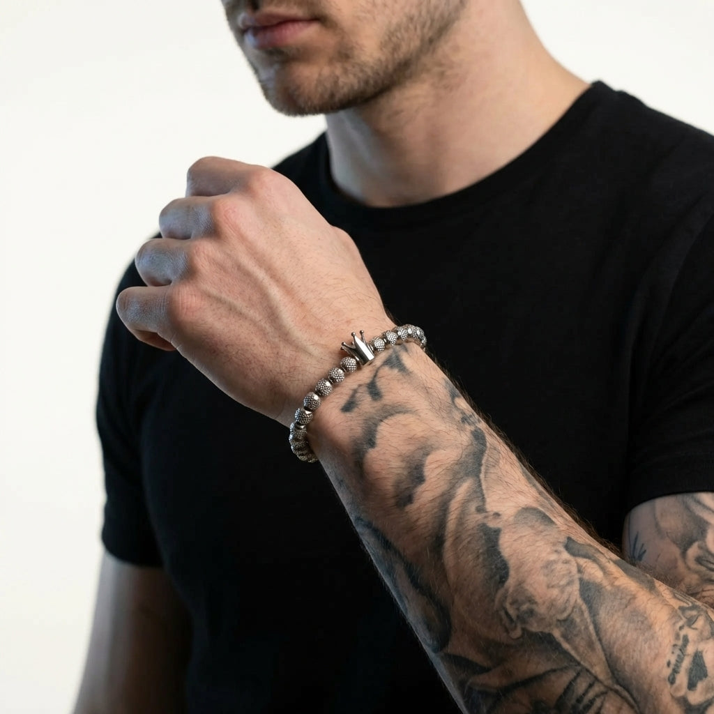 STAVR Onmodel — Crown Bracelet — Silver