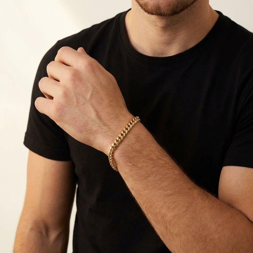 STAVR Onmodel — Cuban Link 5MM Bracelet — 18K Gold