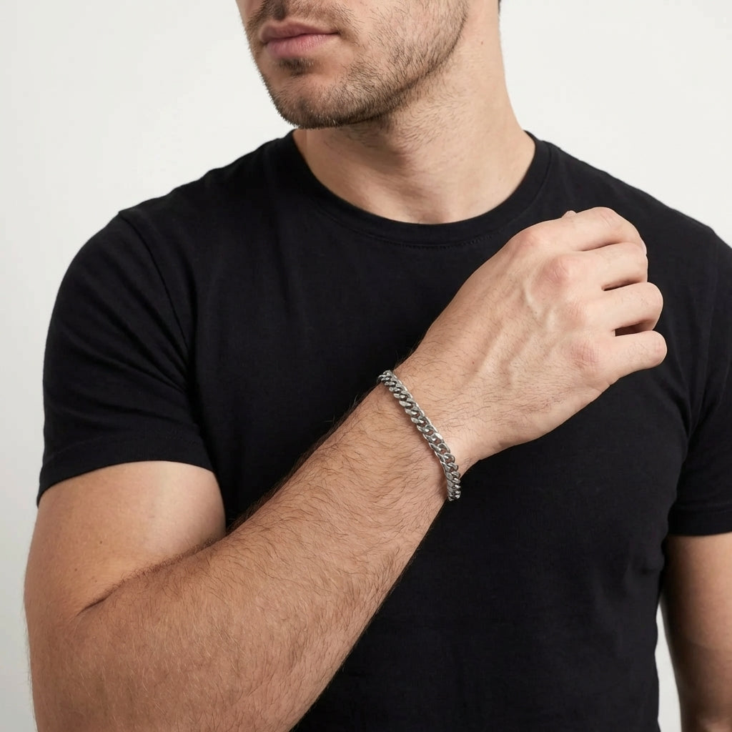 STAVR Onmodel — Cuban Link 5MM Bracelet — Silver