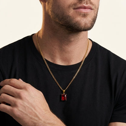 STAVR Onmodel — Red Onyx Necklace — 18K Gold