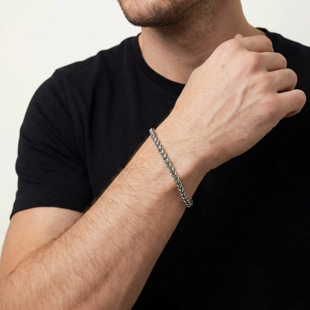 STAVR Onmodel — Wheat 5MM Bracelet — Silver
